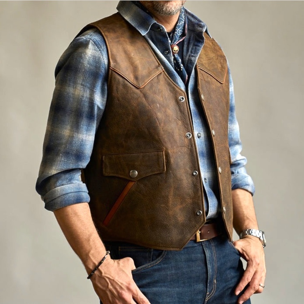 COOPER OUTERWEAR CO. Brown Leather Vest, Size M.